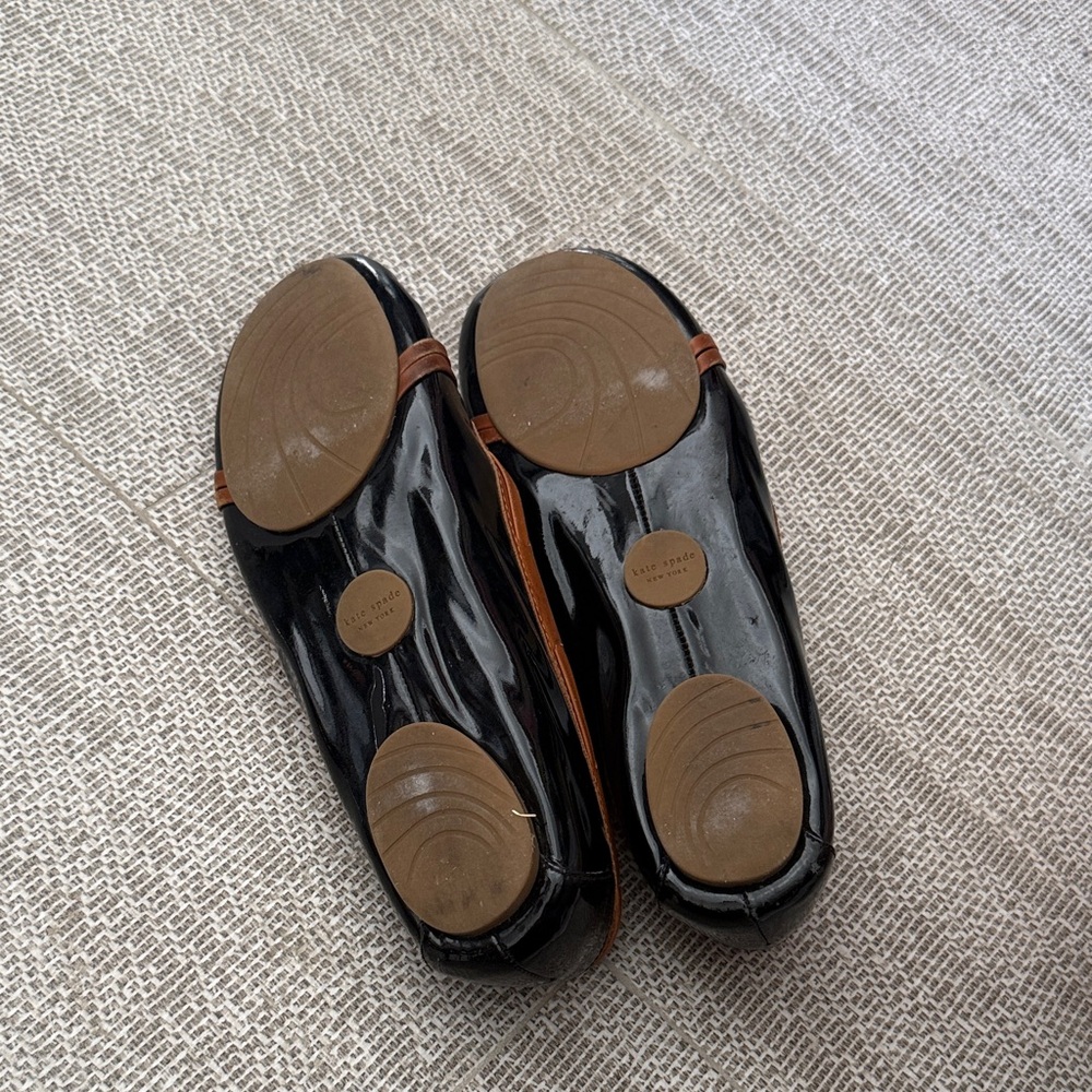 Kate Spade Glossy Black and Tan Loafers size 7.5 - Picture 5 of 6